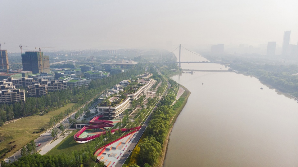 027-riverside-commercial-eco-park-china-by-collective-landscape-design-960x539.jpg